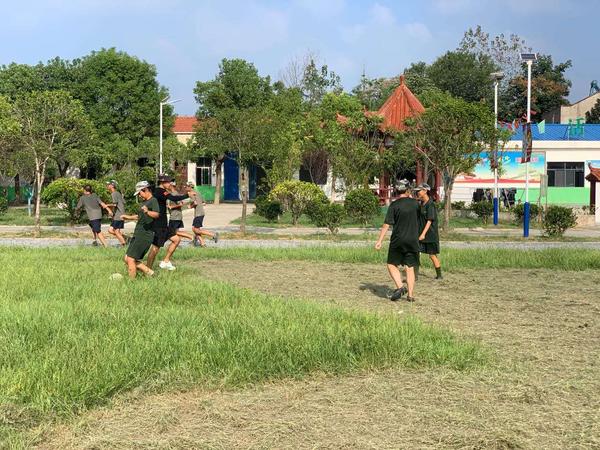 青少年叛逆军事化管理学校