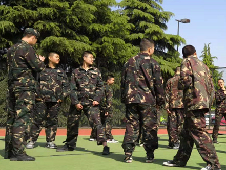 青少年叛逆军事化管理学校